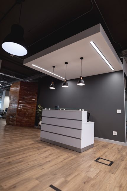 Meja Custom Resepsionis Jakarta Minimalis