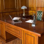 Meja Kantor Custom Desain Elegan Aestetik