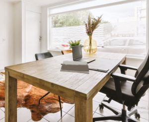 Meja Kantor Custom Kayu Modern