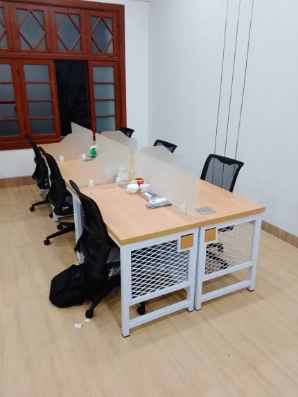 Meja Partisi Kantor Custom Workstation