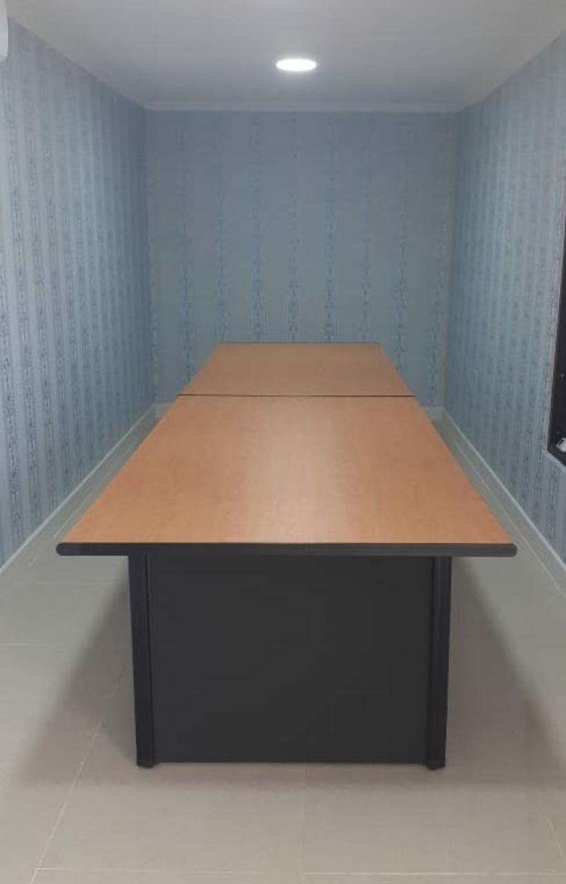 Meja meeting partikel board ukuran 240 x 120 cm