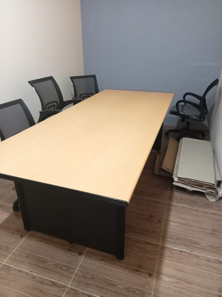 partikel board meja rapat meeting